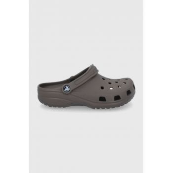 Crocs papuci Classic culoarea maro 207431