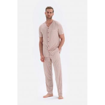 Pijama cu model in dungi si buzunar pe piept