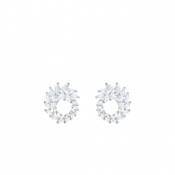 Louison pierced 5450934