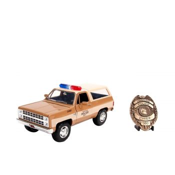 Hopper's chevy blazer with police