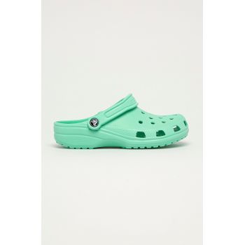 Crocs papuci Classic femei, culoarea verde 10001