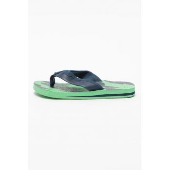 Papuci flip-flop de cauciuc