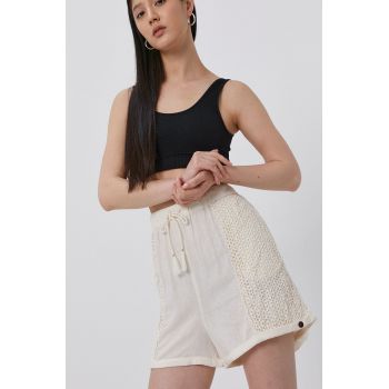 Superdry Pantaloni scurți femei, culoarea crem, material neted, medium waist