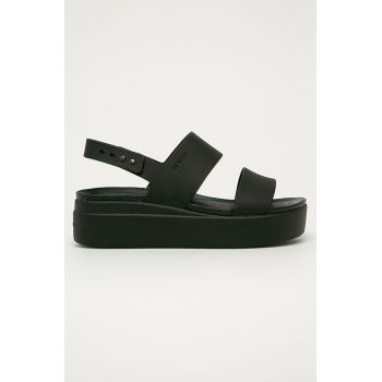 Crocs sandale Brooklyn Low Wedge femei, culoarea negru 206453