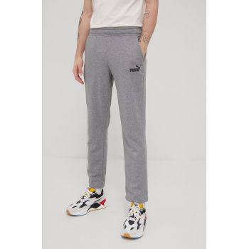 Puma pantaloni 586720 bărbați, culoarea gri, cu imprimeu 586720 ieftini