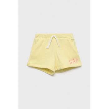 GAP pantaloni scurti copii culoarea galben, cu imprimeu, talie reglabila de firma originali
