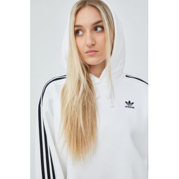 adidas Originals bluză HN5884 femei, culoarea alb, cu imprimeu HN5884-WHITE