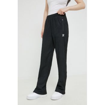 adidas Originals pantaloni de trening Adicolor femei, culoarea negru, cu imprimeu HC4568-BLACK