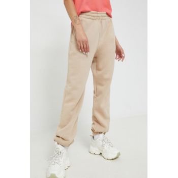 adidas Originals pantaloni de trening femei, culoarea bej, neted HJ7865-MAGBEI