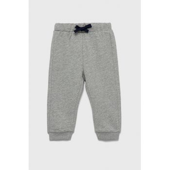 United Colors of Benetton pantaloni de trening din bumbac pentru copii culoarea gri, melanj