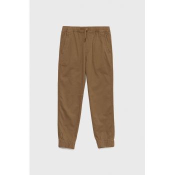 Abercrombie & Fitch pantaloni copii culoarea maro, neted