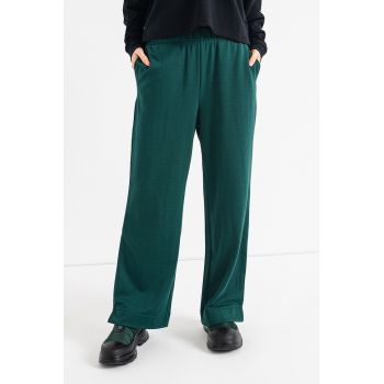 Pantaloni sport ampli cu talie elastica