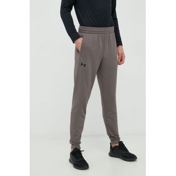 Under Armour pantaloni de trening Armour Fleece barbati, culoarea gri, neted