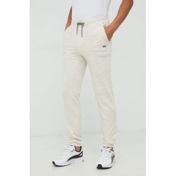 Quiksilver pantaloni de trening barbati, culoarea alb, melanj