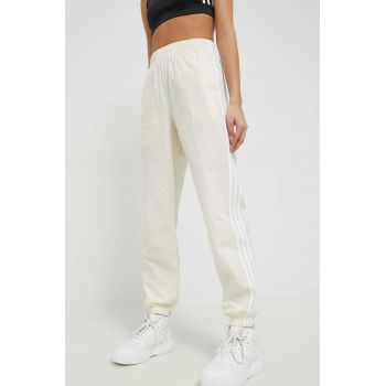 adidas Originals pantaloni de trening din bumbac femei, culoarea bej, cu imprimeu