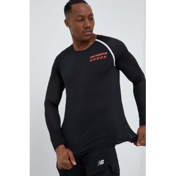 New Balance longsleeve pentru alergare Accelerate Pacer culoarea negru, cu imprimeu ieftin