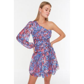 Rochie cu decolteu pe un umar si aspect tie-dye