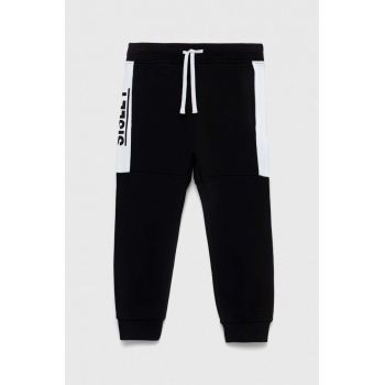 Sisley pantaloni de trening pentru copii culoarea negru, modelator