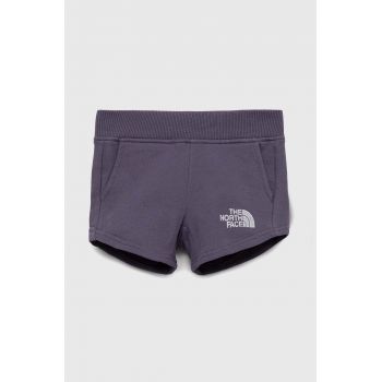 The North Face pantaloni scurți din bumbac pentru copii culoarea violet, cu imprimeu ieftini
