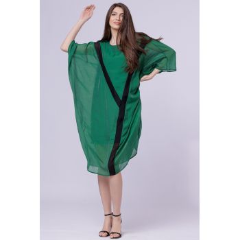 Rochie fluture, oversize verde, cu Y decorativ negru