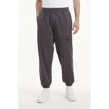 Pantaloni sport lejeri cu broderie