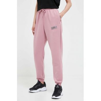 Under Armour pantaloni de trening culoarea roz, neted