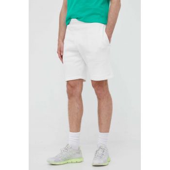 Peak Performance pantaloni scurti barbati, culoarea alb