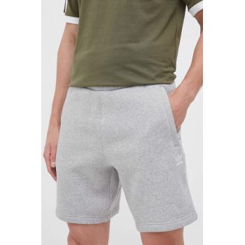 adidas Originals pantaloni scurti barbati, culoarea gri, melanj