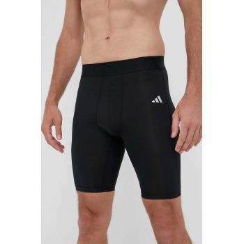 adidas Performance pantaloni scurți de antrenament Techfit culoarea negru