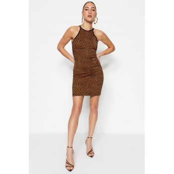 Rochie cu croiala bodycon si model