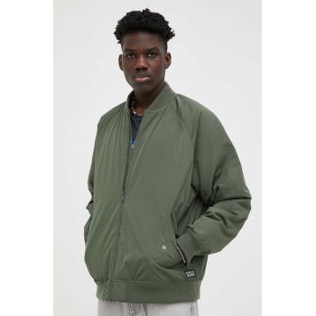 Levi's geaca bomber barbati, culoarea verde, de tranzitie