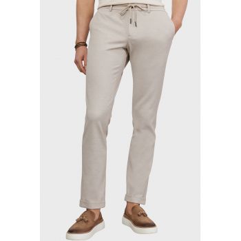 Pantaloni slim fit cu buzunare laterale