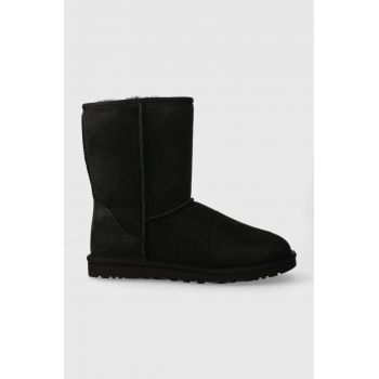 UGG cizme de zapada din piele intoarsa Classic Short culoarea negru, 5800