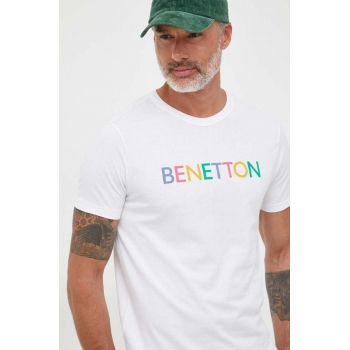 United Colors of Benetton tricou din bumbac culoarea alb, cu imprimeu