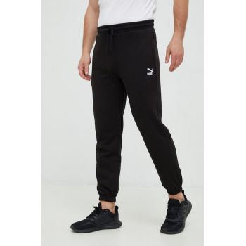 Puma pantaloni de trening barbati, culoarea negru, neted