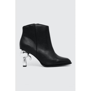 Karl Lagerfeld cizme de piele IKON HEEL femei, culoarea negru, cu toc drept, KL39035