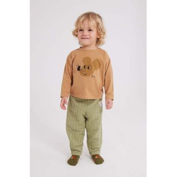 Bobo Choses longsleeve din bumbac pentru bebeluși culoarea maro, cu imprimeu