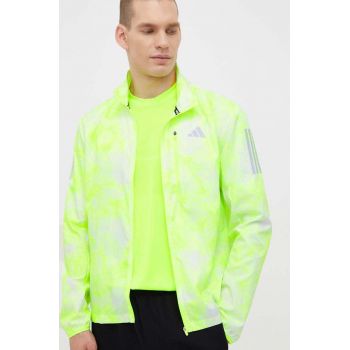 adidas Performance windbreaker Own the Run culoarea verde, de tranzitie