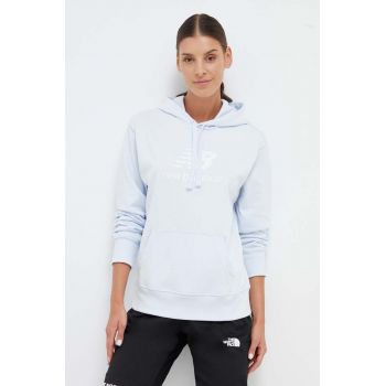 New Balance bluza femei, cu glugă, cu imprimeu ieftin