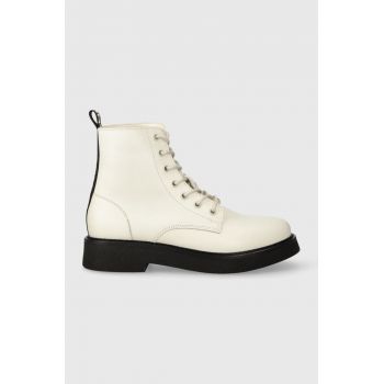 Tommy Jeans cizme de piele TJW LACE UP FLAT BOOT femei, culoarea alb, cu toc plat, EN0EN02310