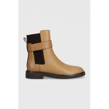 Tory Burch ghete chelsea de piele DOUBLE T CHELSEA BOOT femei, culoarea maro, cu toc plat, 152831-200