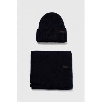 Barbour set căciulă și fular Crimdon Beanie & Scarf Gift Set culoarea bleumarin MGS0019