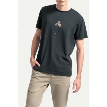 Tricou unisex cu imprimeu si decolteu la baza gatului