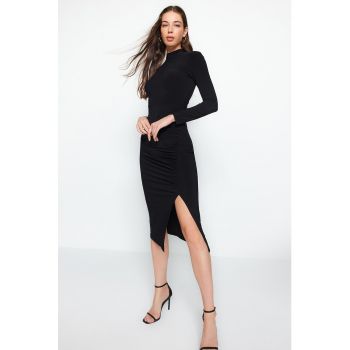 Rochie bodycon cu slit lateral