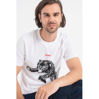 Tricou cu imprimeu si decolteu la baza gatului Darpione