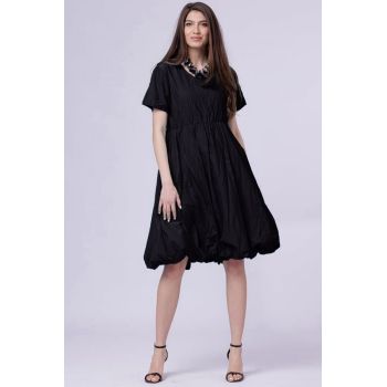 Rochie gogosar din vascoza creponata, taiata in talie, neagra