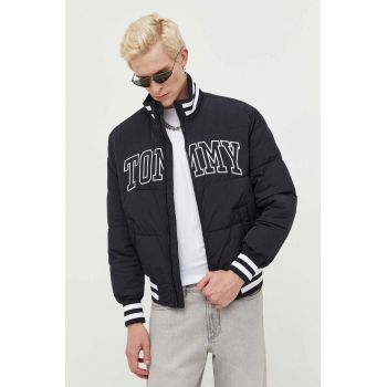 Tommy Jeans geaca bomber barbati, culoarea negru, de tranzitie