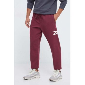 Reebok Classic pantaloni de trening culoarea bordo, cu imprimeu