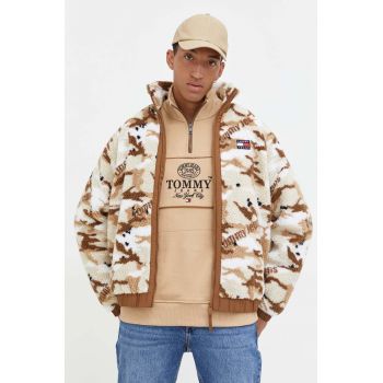 Tommy Jeans geaca barbati, culoarea maro, de tranzitie