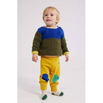 Bobo Choses pantaloni de trening din bumbac pentru bebeluși culoarea galben, neted